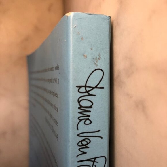 Autographed!! DIANE VON FURSTENBERG "Diane A Signature Life" Softback Bo… - Picture 10 of 10